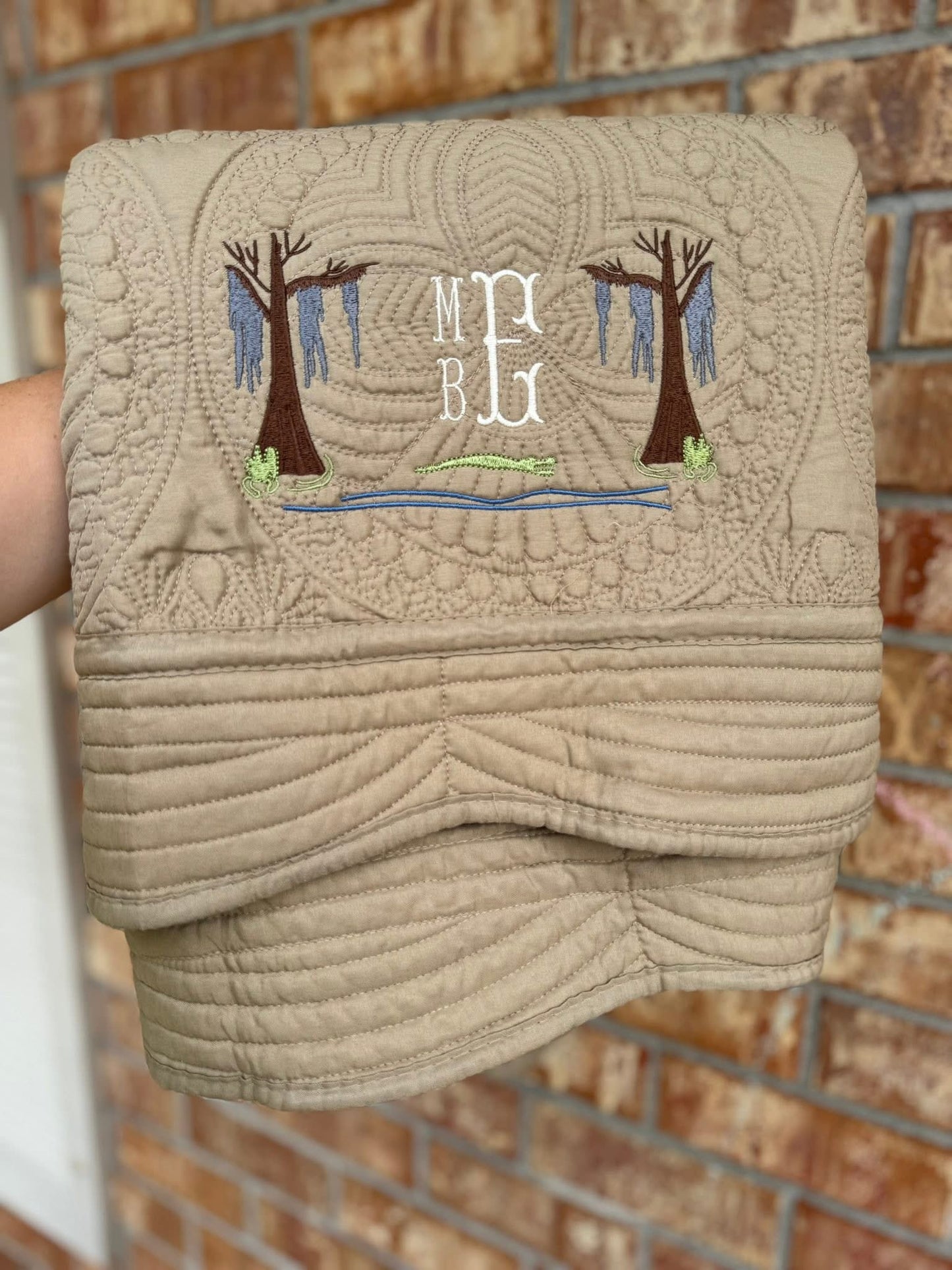 Heirloom quilt / monogram MBE