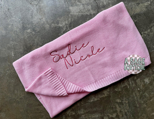 Embroidered name knitted blanket quilt with custom monogram, personalized baby blanket, baby quilt, embroidered custom blanket, cursive name