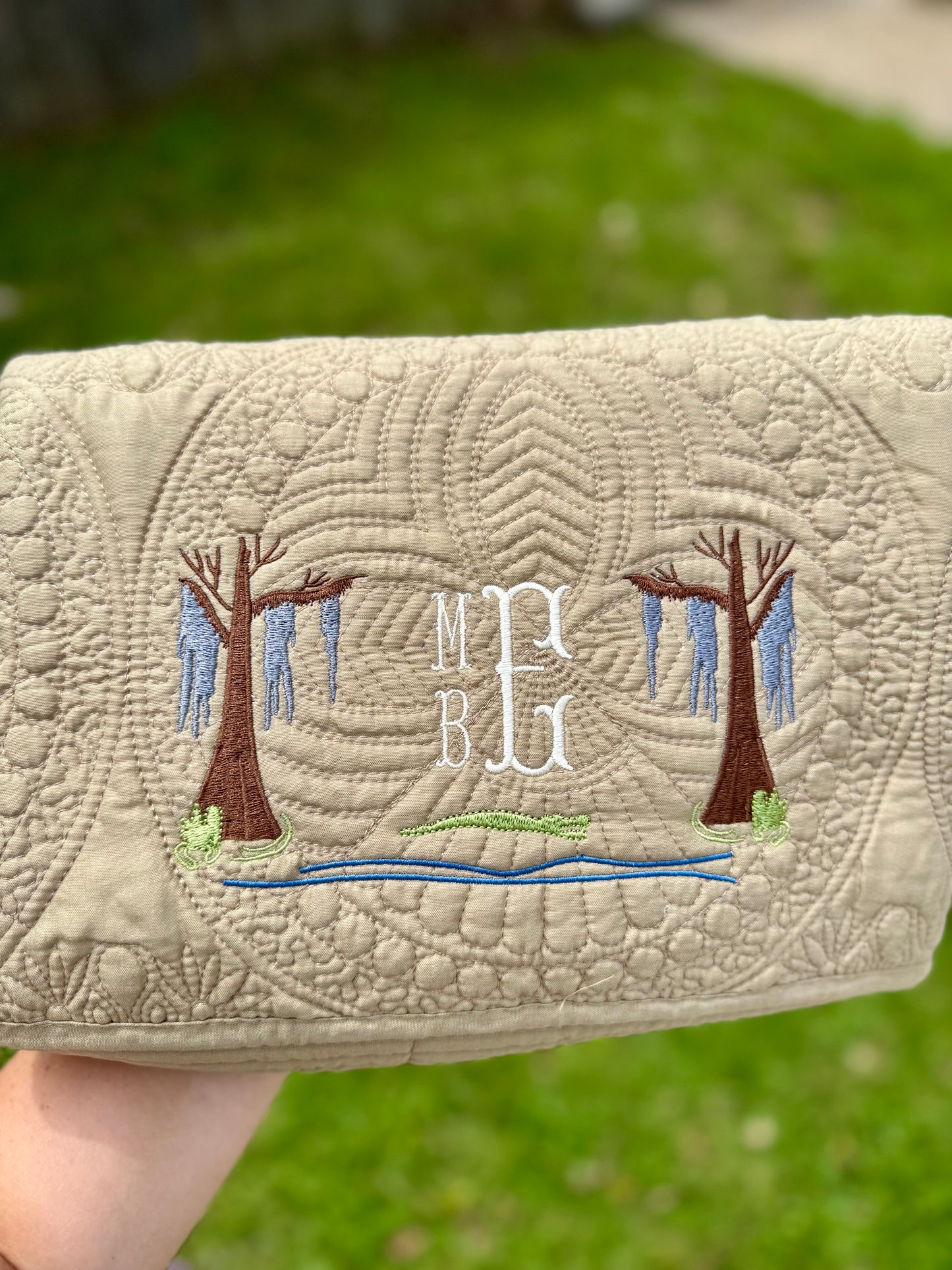 Heirloom quilt / monogram MBE