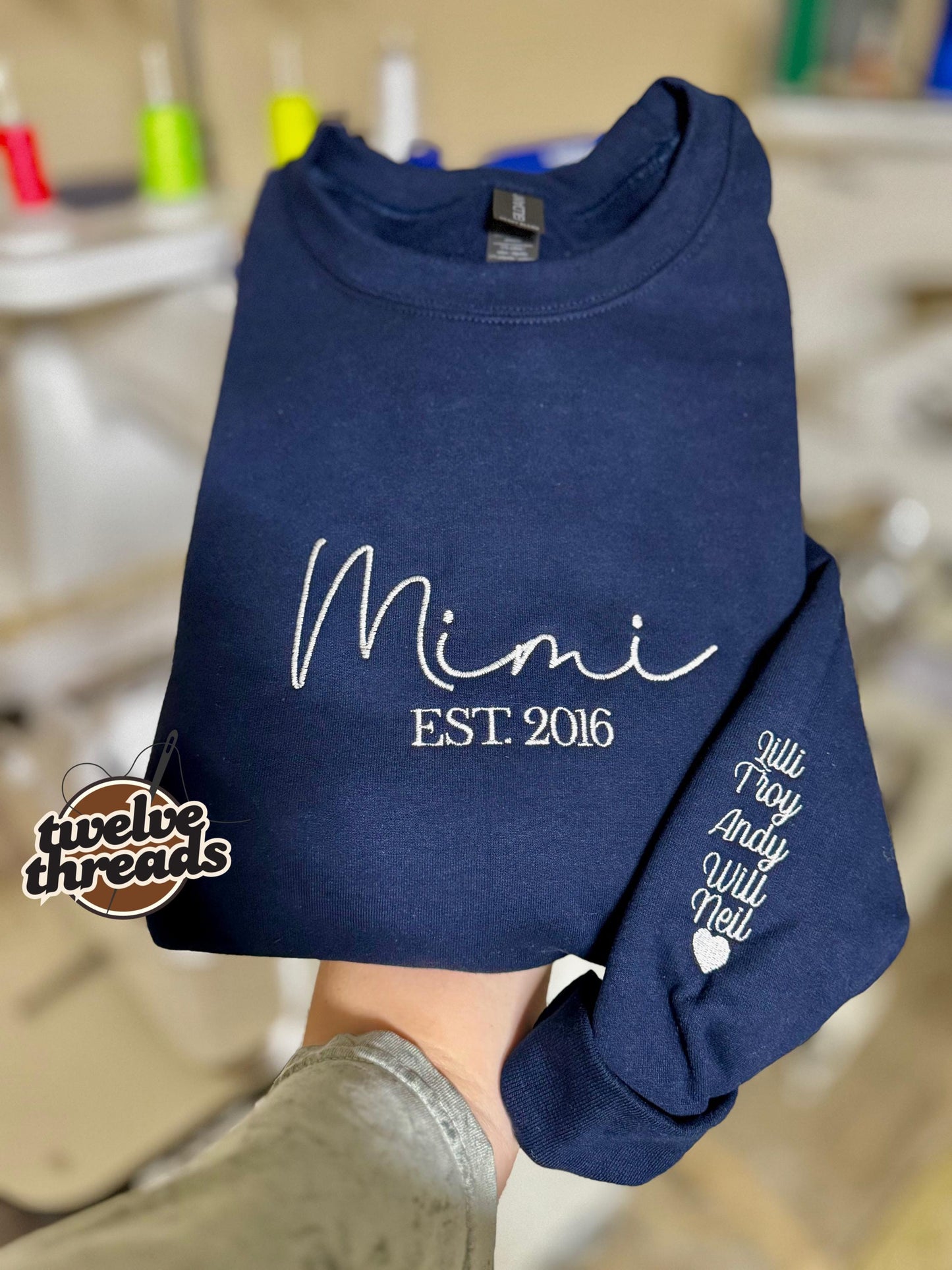 Embroidered custom name crew neck, personalized sweatshirt, embroidered unisex t shirt, embroidered names on the sleeve, custom names